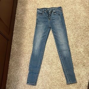 American Eagle Next Level Stretch skinny jeans size 2. Only worn twice.